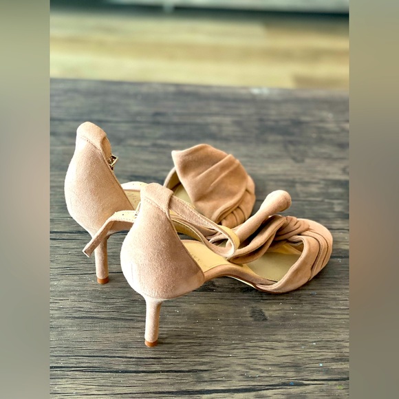 Vince Camuto heels - Picture 2 of 3